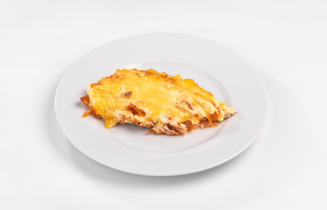 Кета запеченная с овощами 