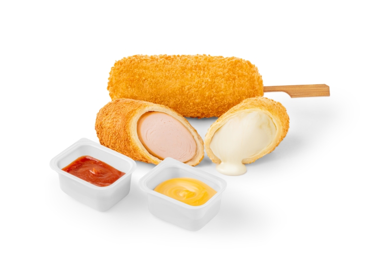 Корн-дог с сыром и сосиской в сухарях